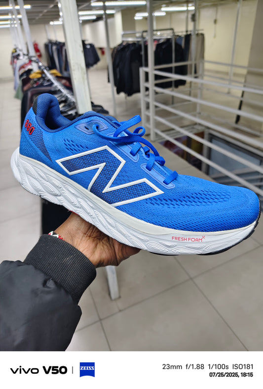 Sports shoes
