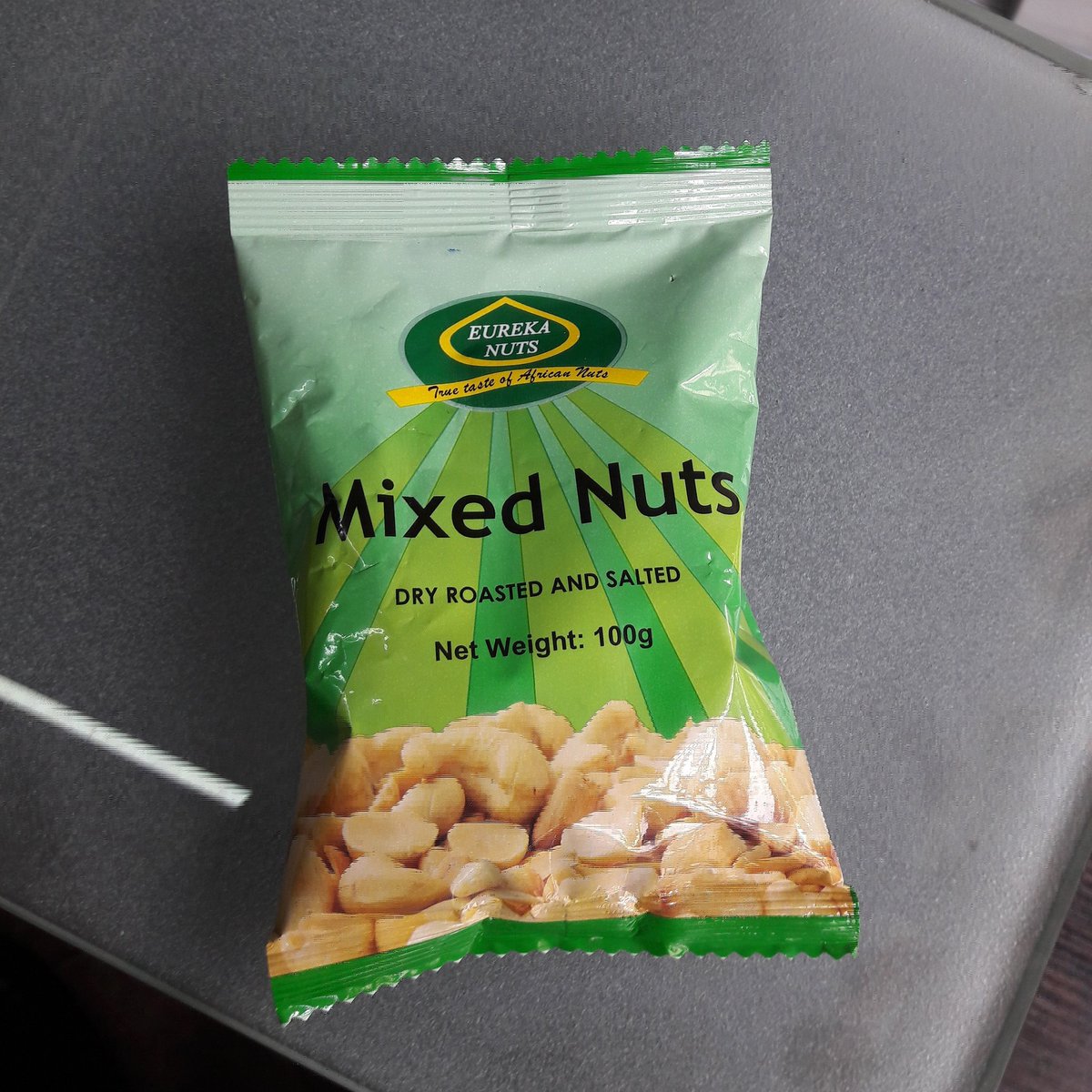 Eureka Macadamia Nut 757G